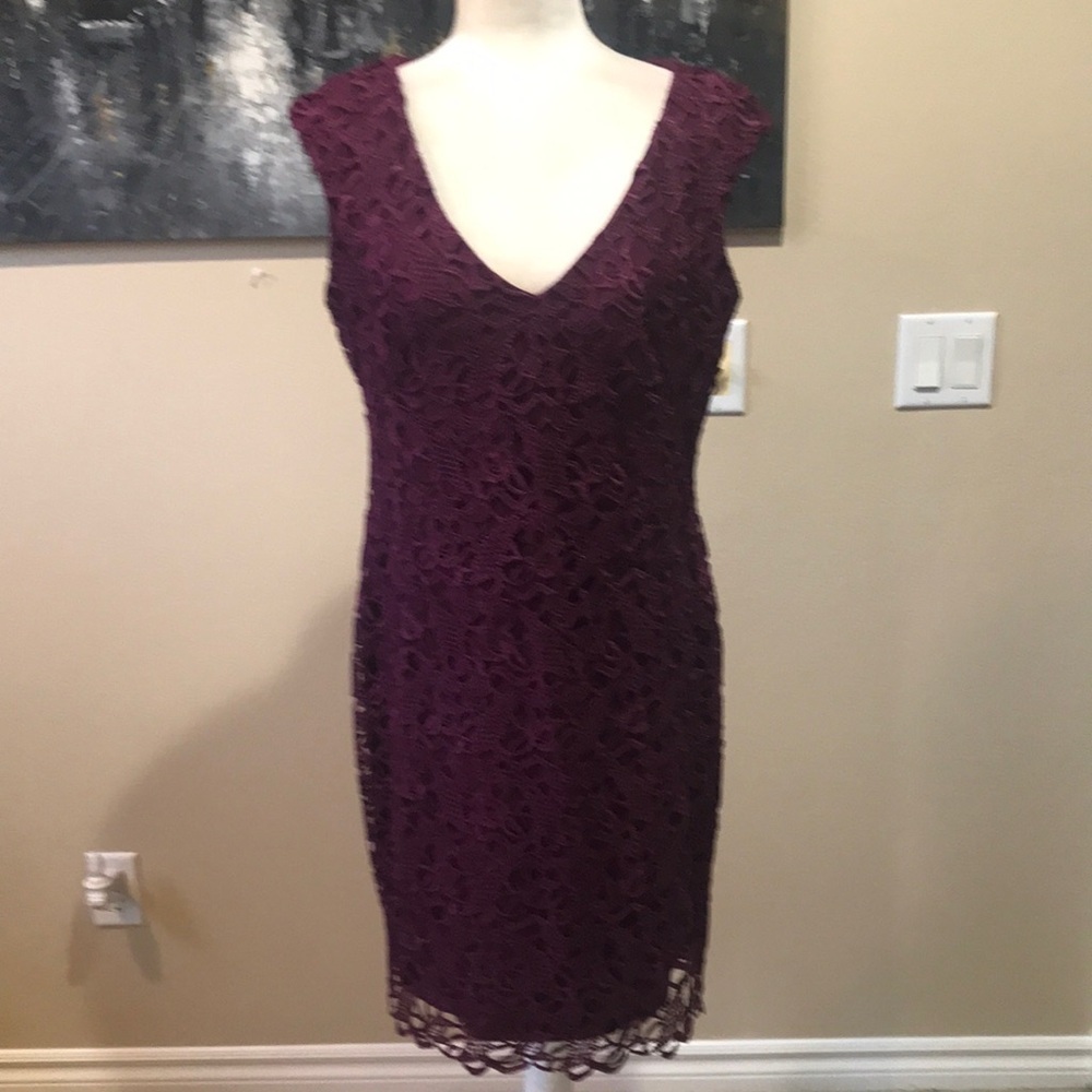 Lauren Ralph Lauren Burgundy Floral Lace V Neck Sleeveless Sheath Dress-Size 12